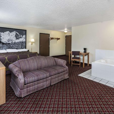 Super 8 By Wyndham Fountain Hotel Luaran gambar