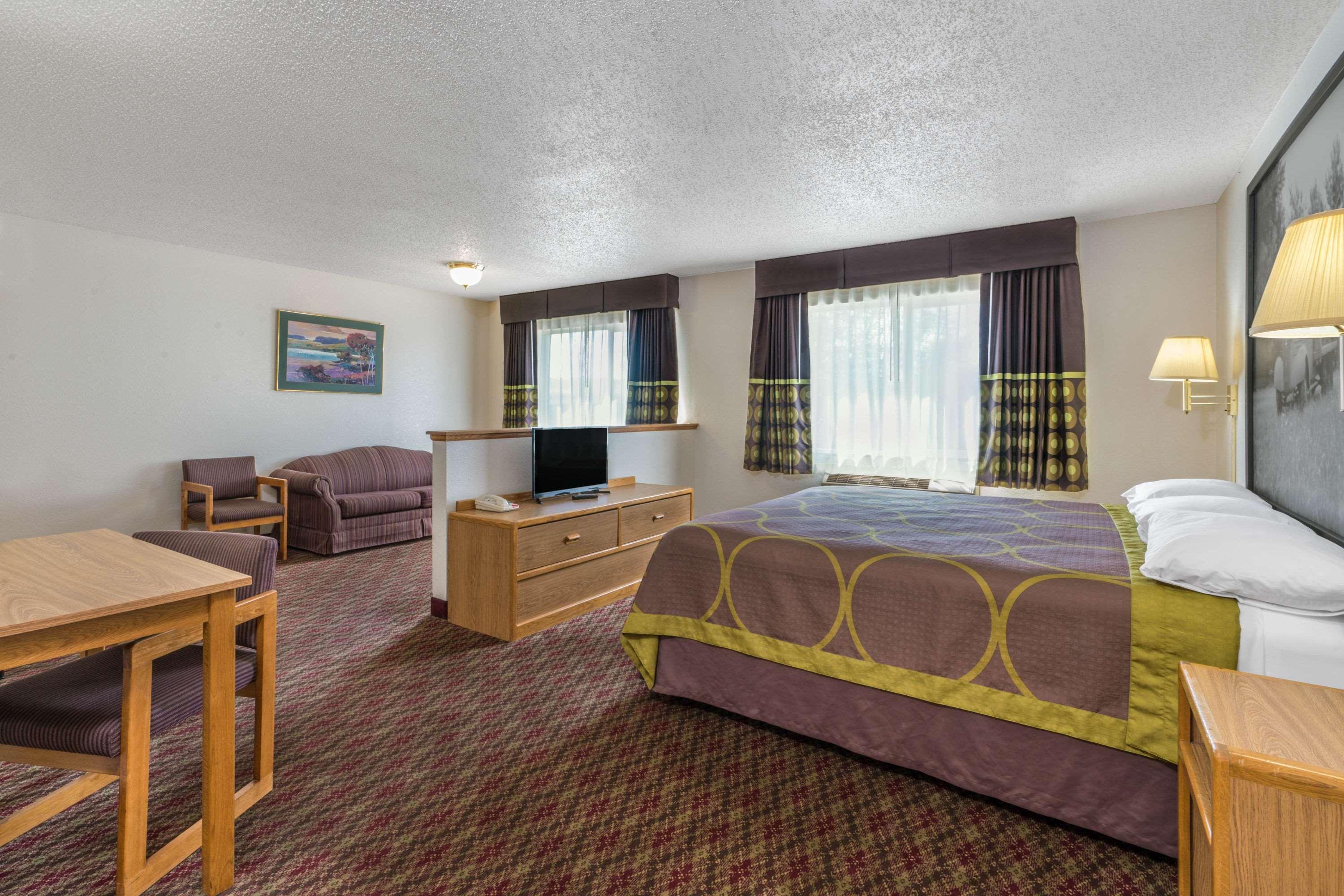 Super 8 By Wyndham Fountain Hotel Luaran gambar
