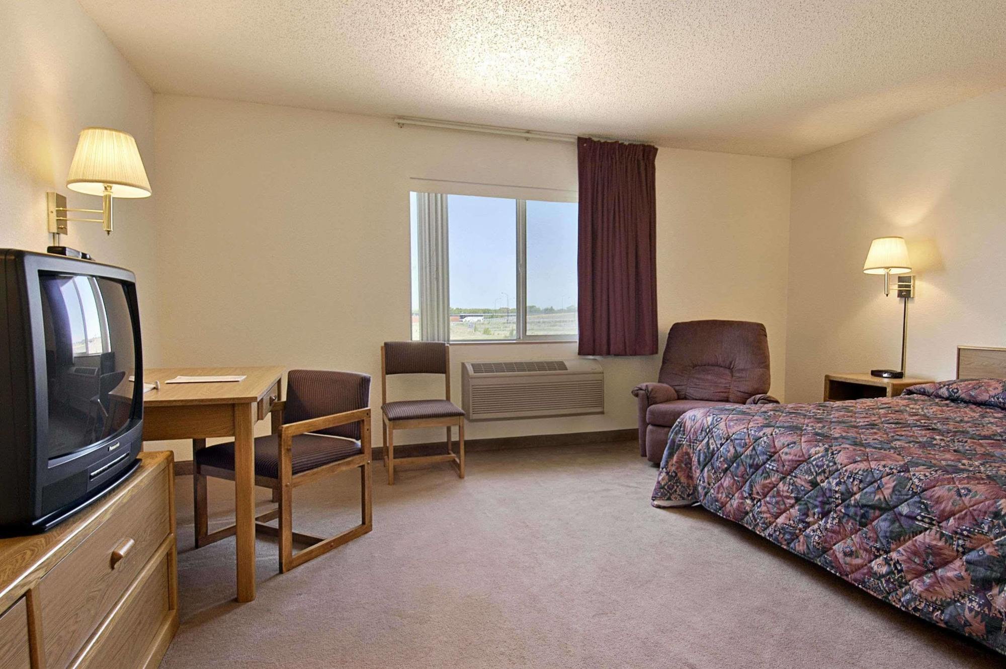 Super 8 By Wyndham Fountain Hotel Luaran gambar